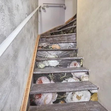 Artcity - 3 Boutique Suits In Historic Town *