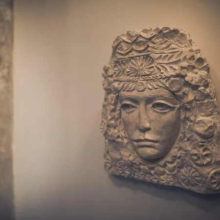 Artcity - 3 Boutique Suits In Historic Town *