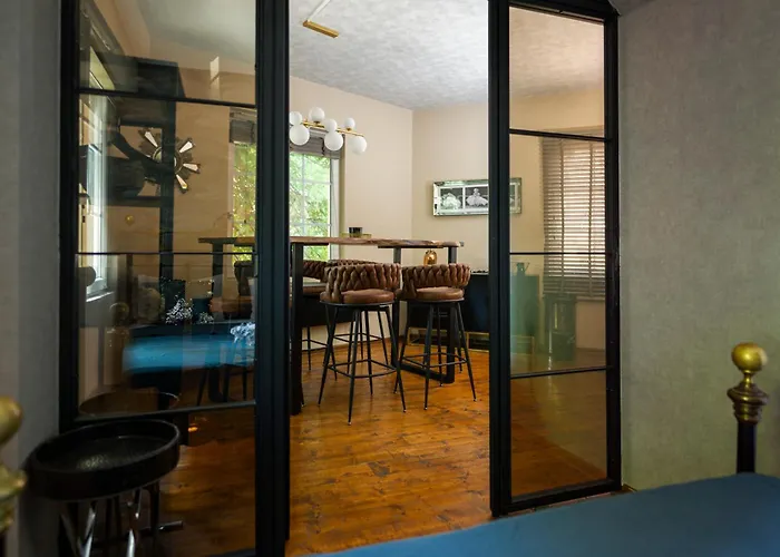 Artcity - 3 Boutique Suits In Historic Town *