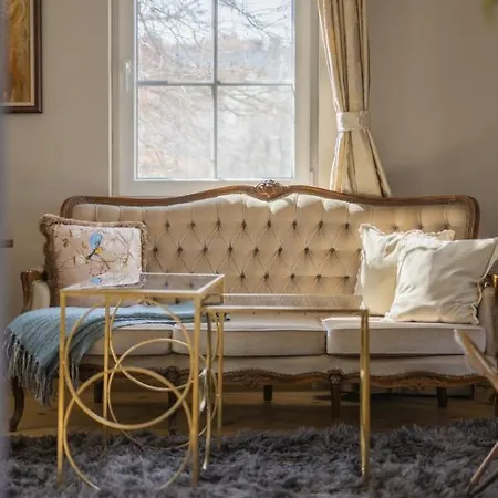 Villa Artcity - 3 Boutique Suits In Historic Town