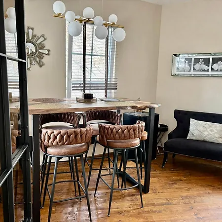 Artcity - 3 Boutique Suits In Historic Town Villa *