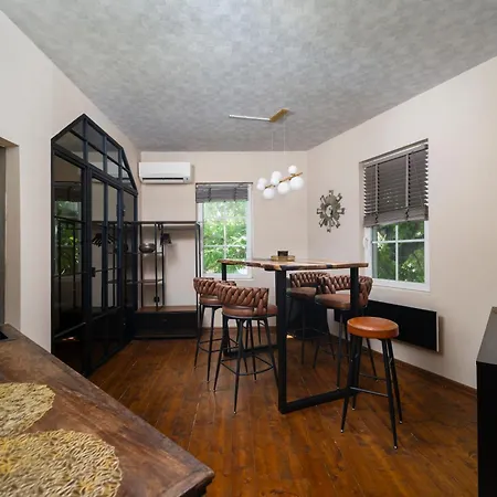 Villa Artcity - 3 Boutique Suits In Historic Town