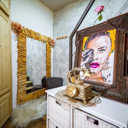 Artcity - 3 Boutique Suits In Historic Town Villa *