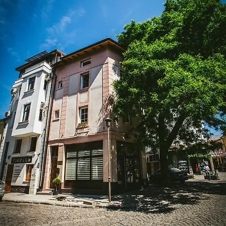 Луксозна вила Artcity - 3 Boutique Suits In Historic Town