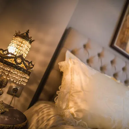 Villa Artcity - 3 Boutique Suits In Historic Town