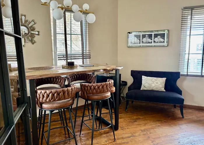 Artcity - 3 Boutique Suits In Historic Town *