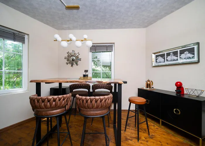 Artcity - 3 Boutique Suits In Historic Town 别墅